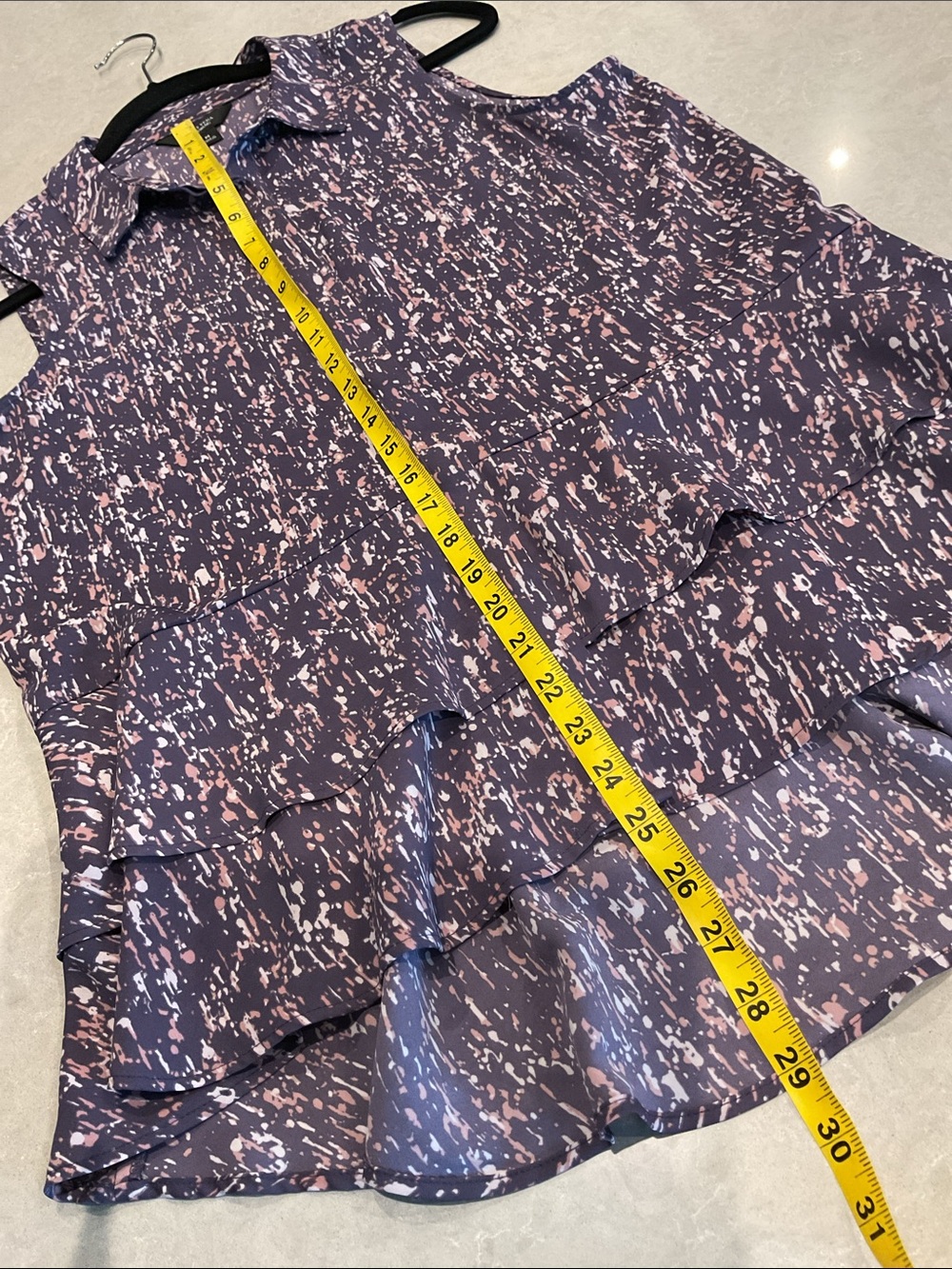 ๐ป 2/$9 Simply Vera Wang Top - Picture 7 of 10